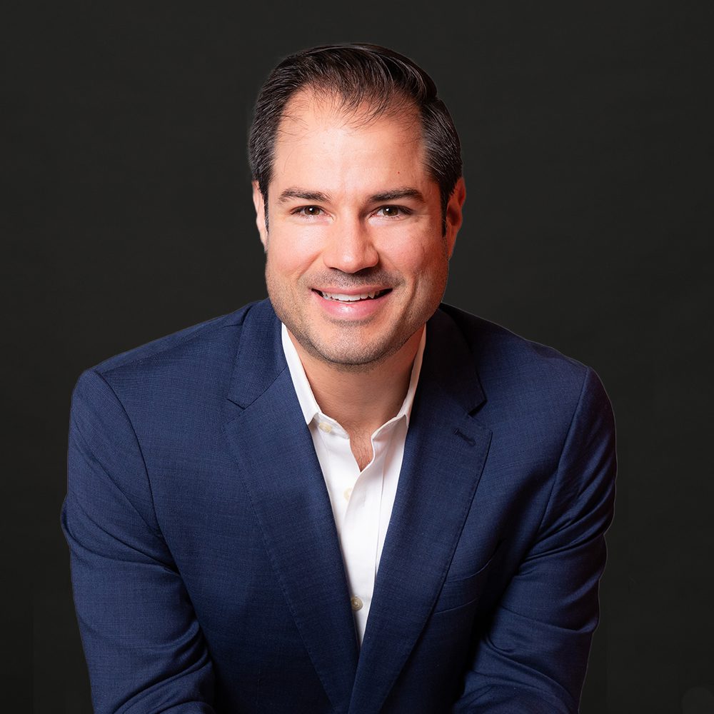 Mauricio Alanis headshot.